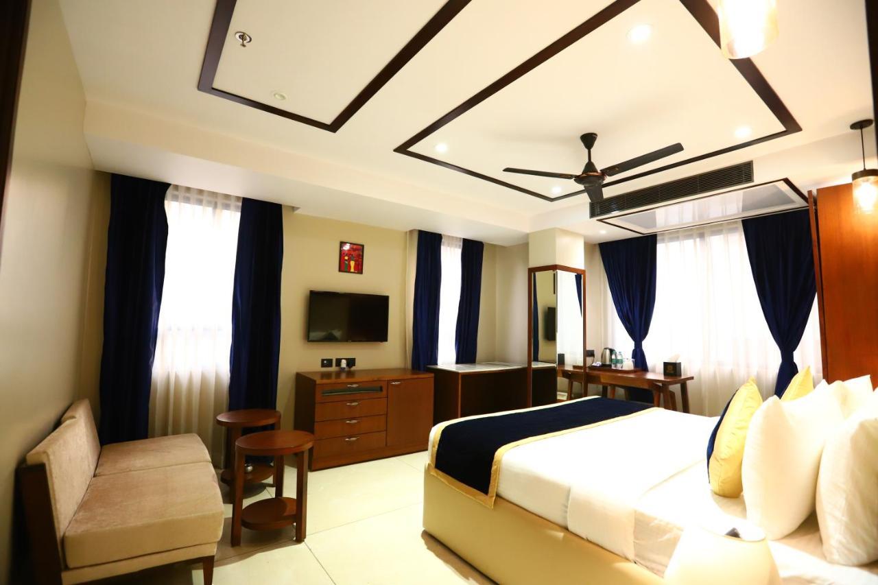 Sanca International Hotel In Patel Nagar Delhi New Delhi Exterior photo