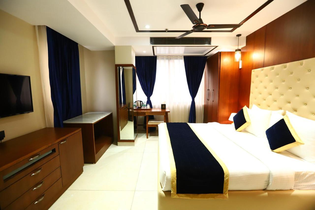 Sanca International Hotel In Patel Nagar Delhi New Delhi Exterior photo