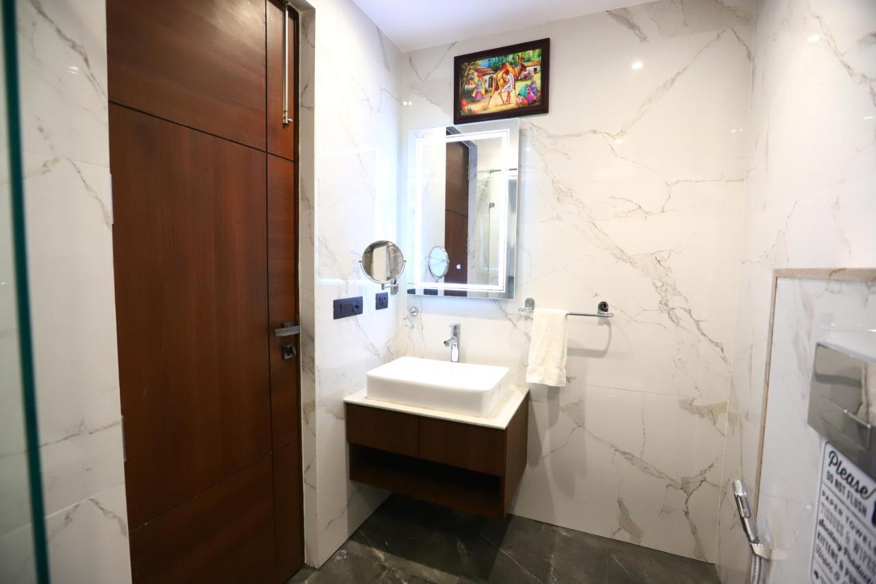 Sanca International Hotel In Patel Nagar Delhi New Delhi Exterior photo