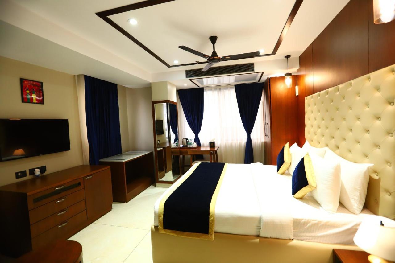 Sanca International Hotel In Patel Nagar Delhi New Delhi Exterior photo
