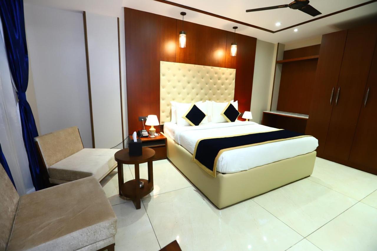 Sanca International Hotel In Patel Nagar Delhi New Delhi Exterior photo
