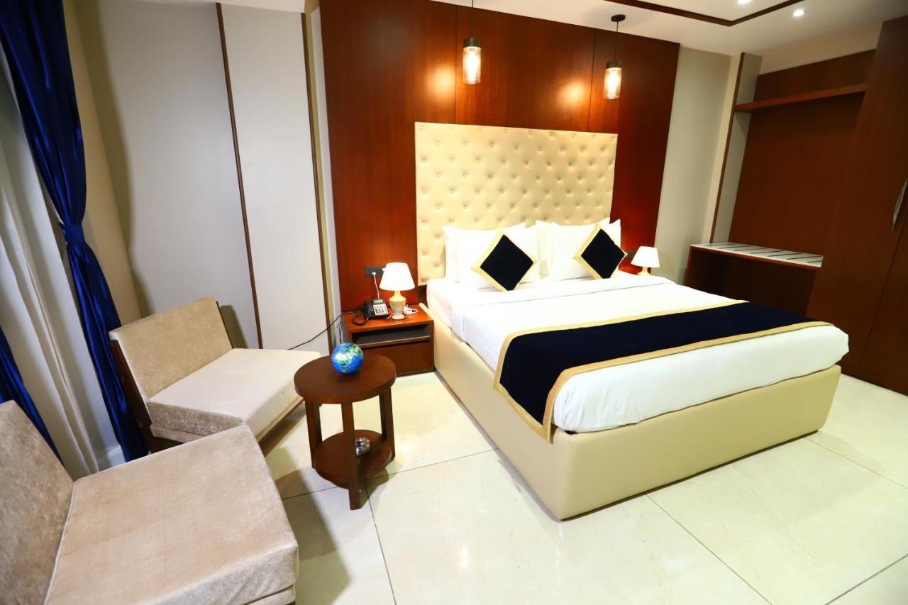Sanca International Hotel In Patel Nagar Delhi New Delhi Exterior photo