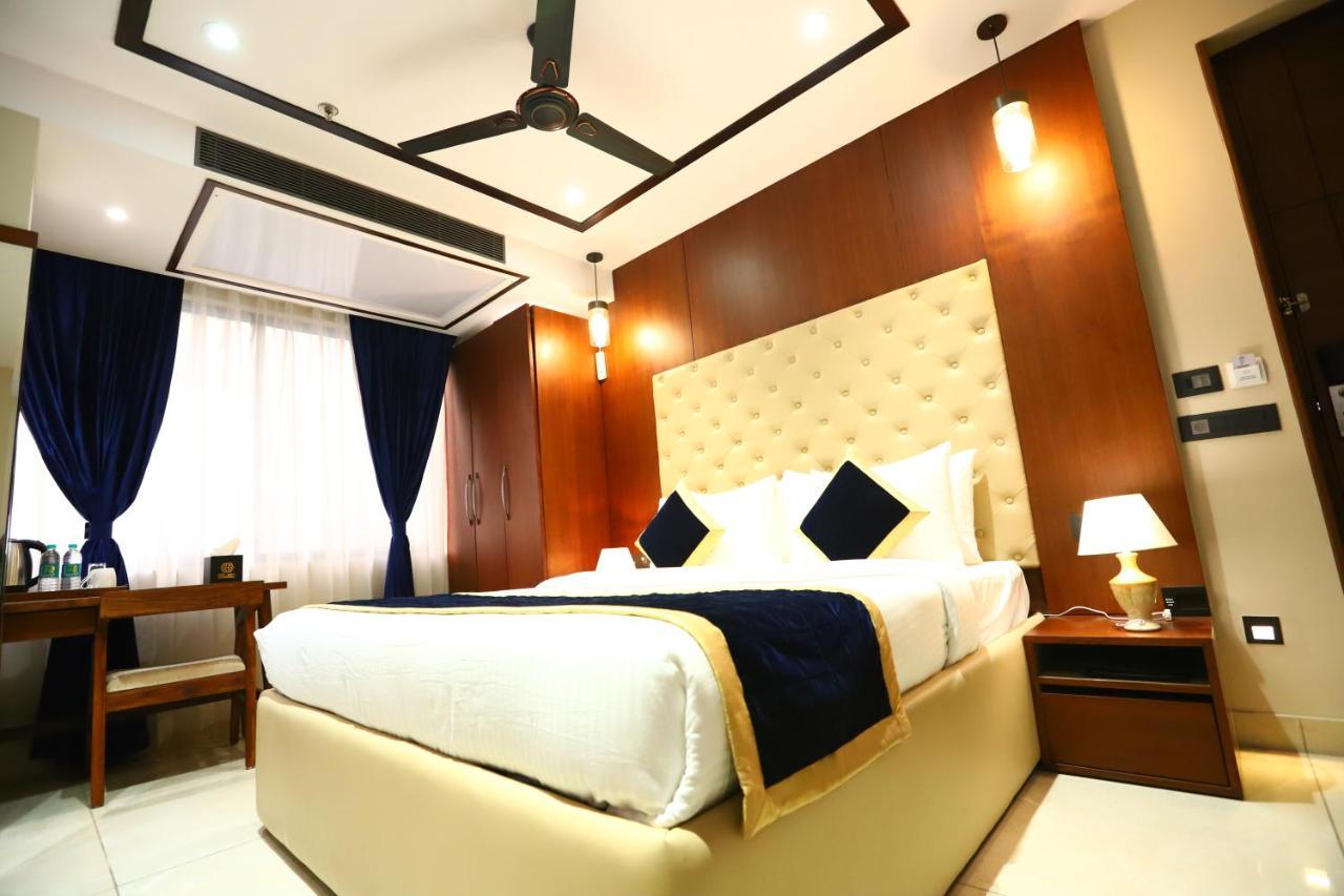 Sanca International Hotel In Patel Nagar Delhi New Delhi Exterior photo