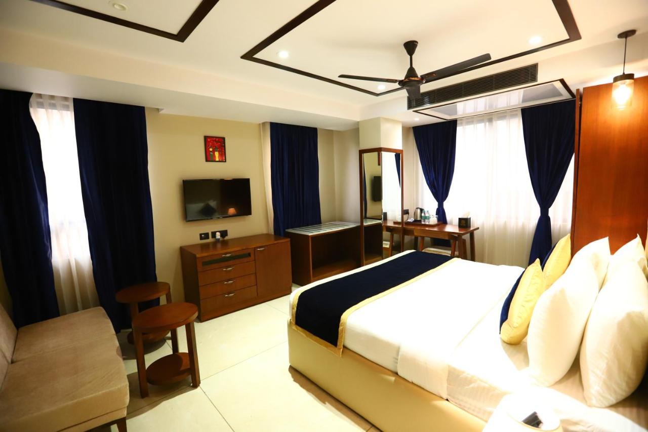 Sanca International Hotel In Patel Nagar Delhi New Delhi Exterior photo